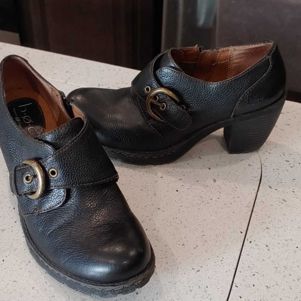 b.o.c. Black Leather Heeled Buckle Shoes Size 7